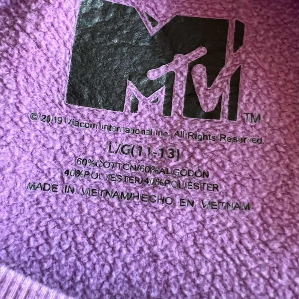 MTV Juniors Large Purple Ombre Cropped Scoopneck Sweatshirt Graphic Music - Picture 4 of 5